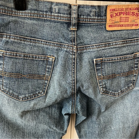 Express Y2K Precision Fit Cetine Low Rise Flare Jeans Medium Wash Blue Sz 0S - Picture 11 of 16